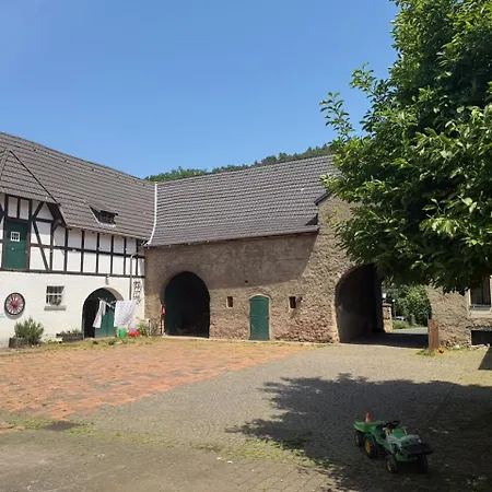Gemuetliche Dachwohnung Mit Sandsteinfelsenblick Heimbach